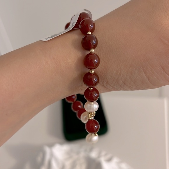 Onyx with Pearl Bracelet - Picture 3 of 5